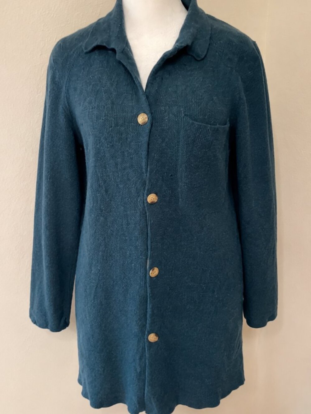 Eddie Bauer 100% lambs wool cardigan size medium  Notice small hole in under arm